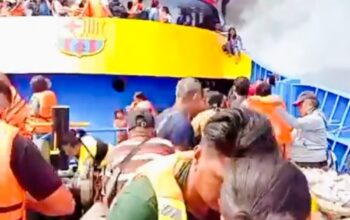 Kapal Motor Barcelona V Terbakar, Penumpang Ada Yang Melompat Ke Laut