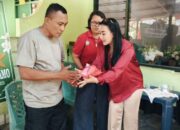 Persit KCK Cabang XLII Kodim 1627/Rote Ndao Serahkan Tali Asih untuk Keluarga Almarhum Prada Lucky
