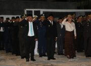 Gubernur Melki dan Wagub Johni Hadiri Apel Kehormatan dan Renungan Suci di TMP Dharma Loka Kupang