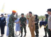 Gubernur NTT, Melki Laka Lena Sambut Pangkorpasgat TNI AU