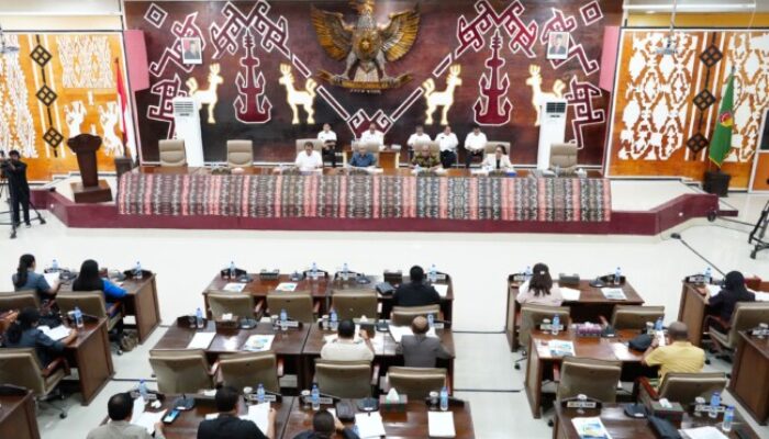 Gubernur NTT Hadiri Rapat Paripurna Ke-48 DPRD NTT: Bahas RAPBD 2026 dan Dana Cadangan PON XXII Tahun 2028
