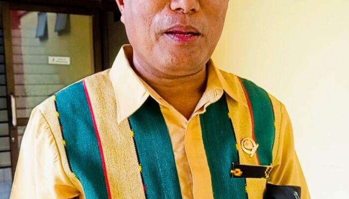 Agus Nahak Pertanyakan Praktik Pendamping PKH di Malaka: “Kenapa Buku Warga Diambil?”