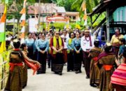 Bunda Vera Asadoma Disambut Meriah Warga Tuawolo Saat Uji Petik Posyandu di Adonara Timur, Flores Timur
