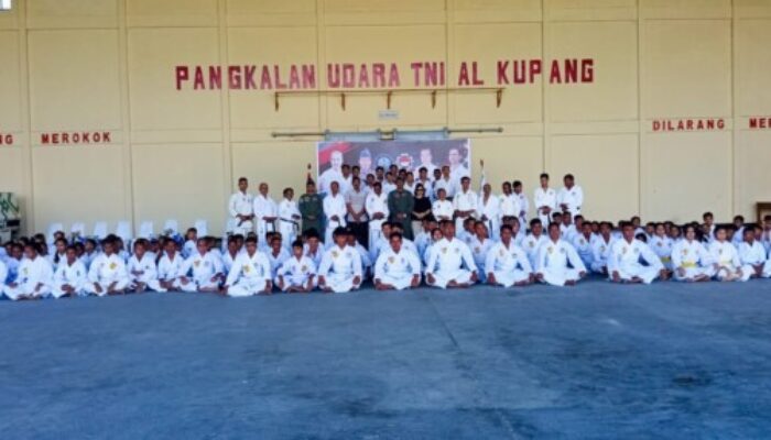 136 Karateka Ikuti Gashuku dan Ujian Kenaikan Sabuk KKI Kota Kupang di Lanudal Kupang