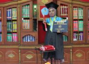 Inspiratif ! Dari Putus Sekolah ke Magister: Kisah Umi Kalsum Bersama PKBM Bintang Flobamora