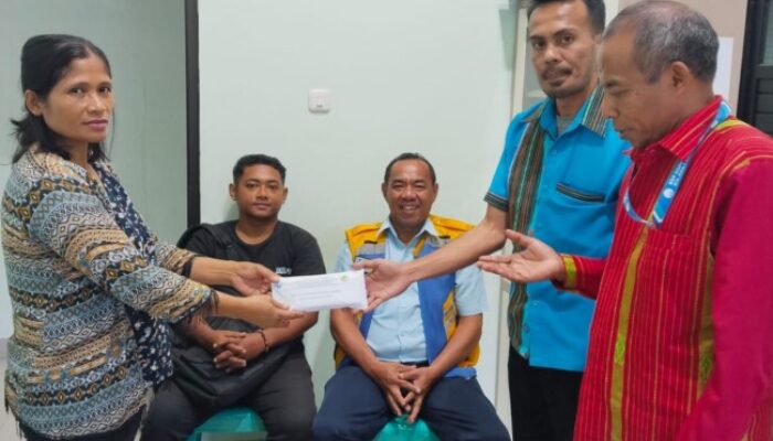 Kopdit Solidaritas Sta. Maria Asumpta Serahkan Santunan Duka | Sisa Pinjaman Diputihkan