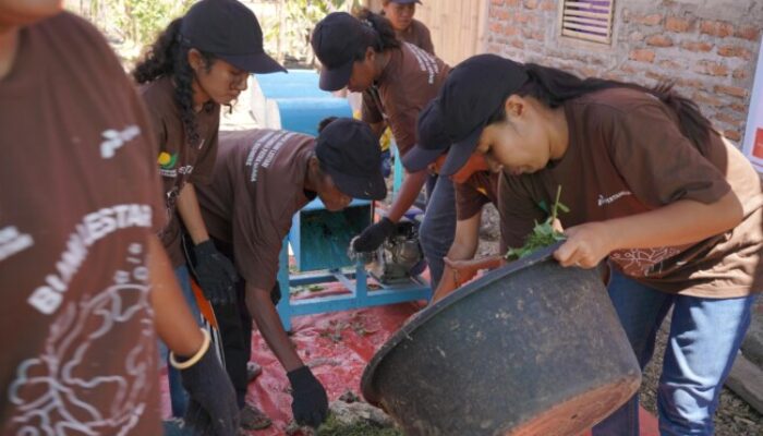 Pertamina Patra Niaga Kuatkan Ekonomi Perempuan Tana Duen Sikka, Sampah Jadi Berkah