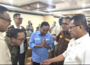 Dua Senyum Merekah |  Melki Laka Lena dan SPK Satu Meja di Kantor Gubernur NTT