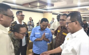 Dua Senyum Merekah |  Melki Laka Lena dan SPK Satu Meja di Kantor Gubernur NTT