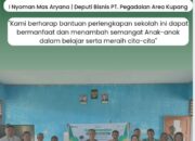 Pegadaian Area Kupang Salurkan 178 Paket Perlengkapan Sekolah Lewat Program Gold Generation
