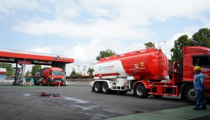 Pertamina Patra Niaga Kirim 10 Mobil Tangki dari Bima NTB, 47 SPBU di Flores Kembali Beroperasi