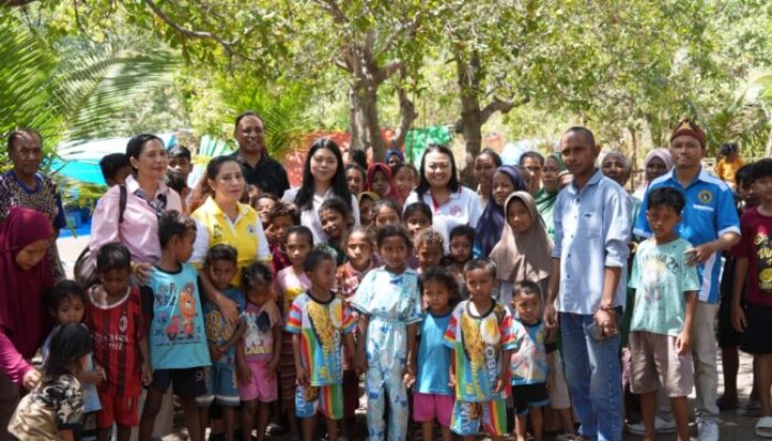 Bunda NTT dan Bunda Sikka Turun ke Pengungsian Nangahale, Anak Korban Gempa Dapat Trauma Healing