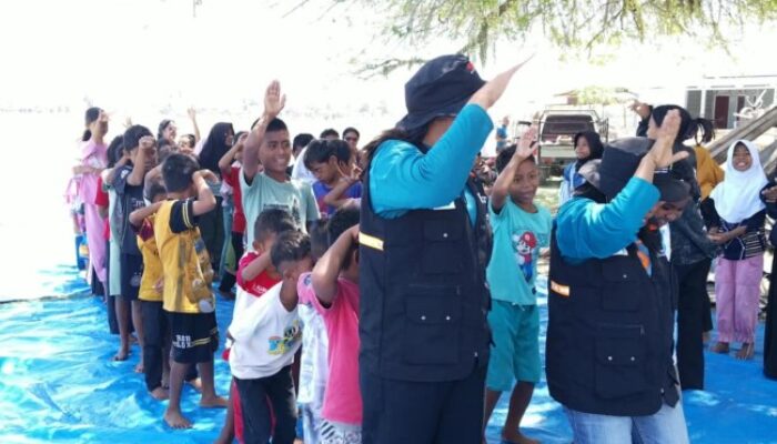 Dompet Dhuafa dan PKBM Bintang Floresta Nagekeo Hadirkan Sekolah Ceria, Tawa Anak-anak Kembali Menggema di Tenda Pengungsian