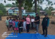 YASPORA NTT Salurkan Bantuan Bahan Bacaan Bermutu untuk Anak SDI Kombakua, di Kabupaten Nagekeo