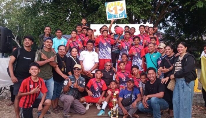 SMP Katolik Adisucipto Penfui Juara Rafael Cup III, Taklukkan SMP Katolik Geovani Melalui Adu Penalti