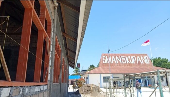 Revitalisasi SMA Negeri 5 Kupang, Pembangunan Dua Ruang Kelas Sudah Capai 70 Persen