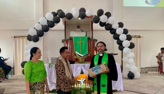 HUT ke-64 Jemaat Ebenheser, Yaspora NTT Titip Harapan Lewat Buku untuk Anak-anak